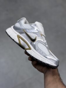 کتونی نایک وی 5 نقره ای طلایی Nike V5 RNR Parachute Beige