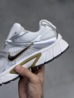 کتونی نایک وی 5 نقره ای طلایی Nike V5 RNR Parachute Beige