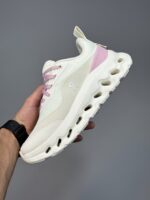 کتونی آن رانینگ کلودتیلت سفید صورتی On Running Cloudtilt 2 LOEWE White Pink - تصویر 4